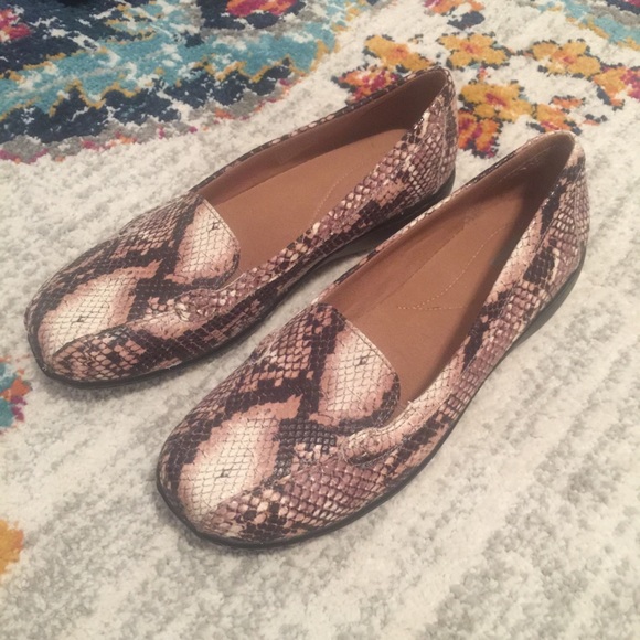 clarks snakeskin flats
